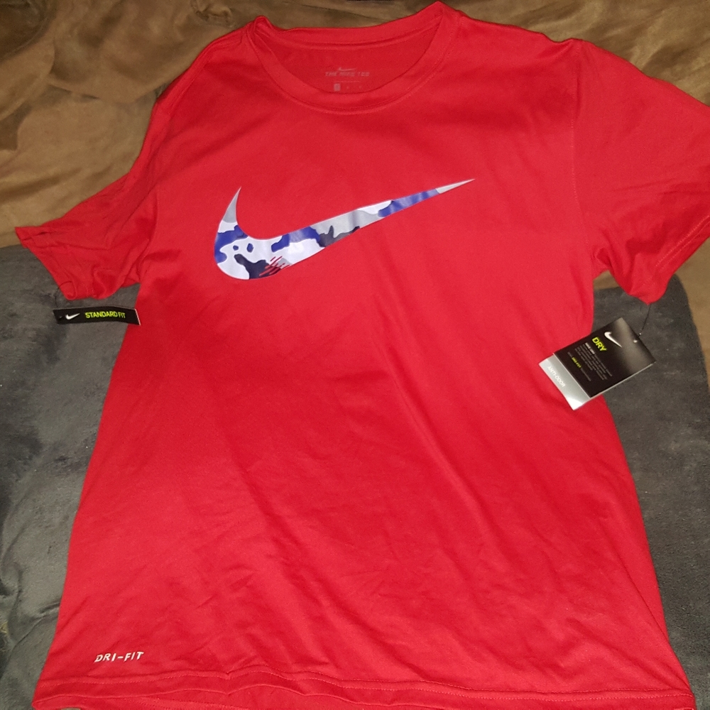 Nike Dry Fit Print Logo Tee (Size M)